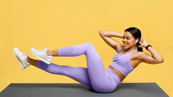 Bicycle-Crunches-doing-by-beautiful-girl-for-belly-fat-reduce-1