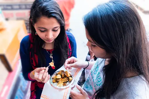 Read more about the article “Health on a Budget ? Exploring 14 Wholesome Street Food Choices Under 50 rs